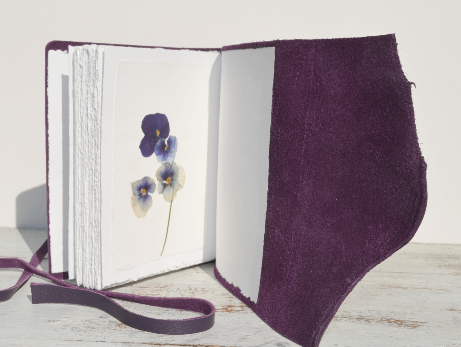Handmade Leather Bound Pressed Flower Journal Purple Travel Diary Art Notebook