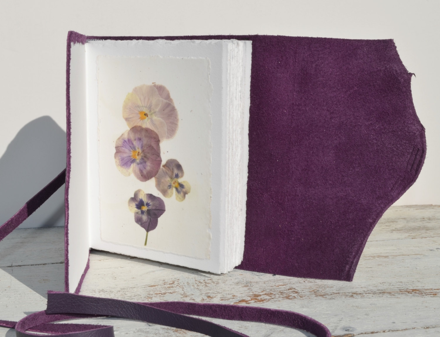 Handmade Leather Bound Pressed Flower Journal Purple Travel Diary Art Notebook 4 