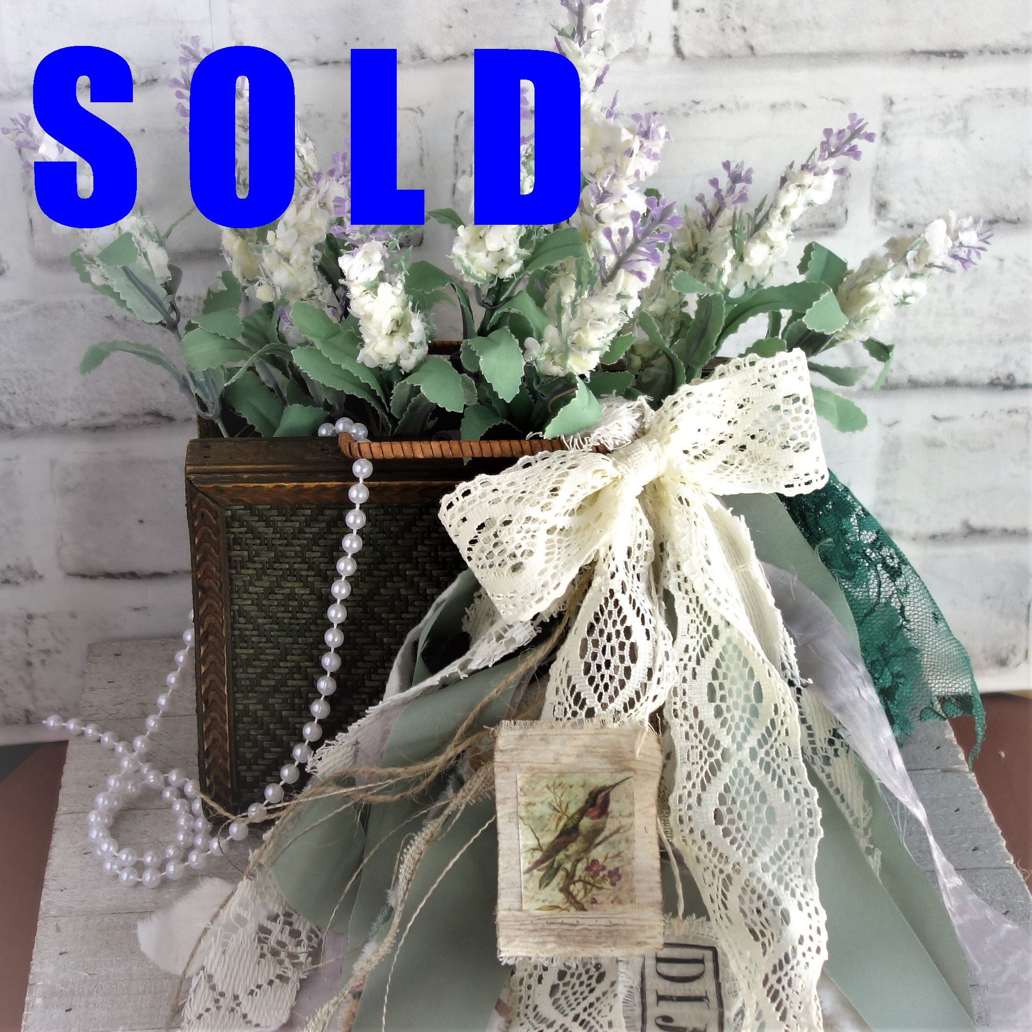 Old Wood Purse Lavender Floral Arrangement Centerpiece Lavender Flowers 1 