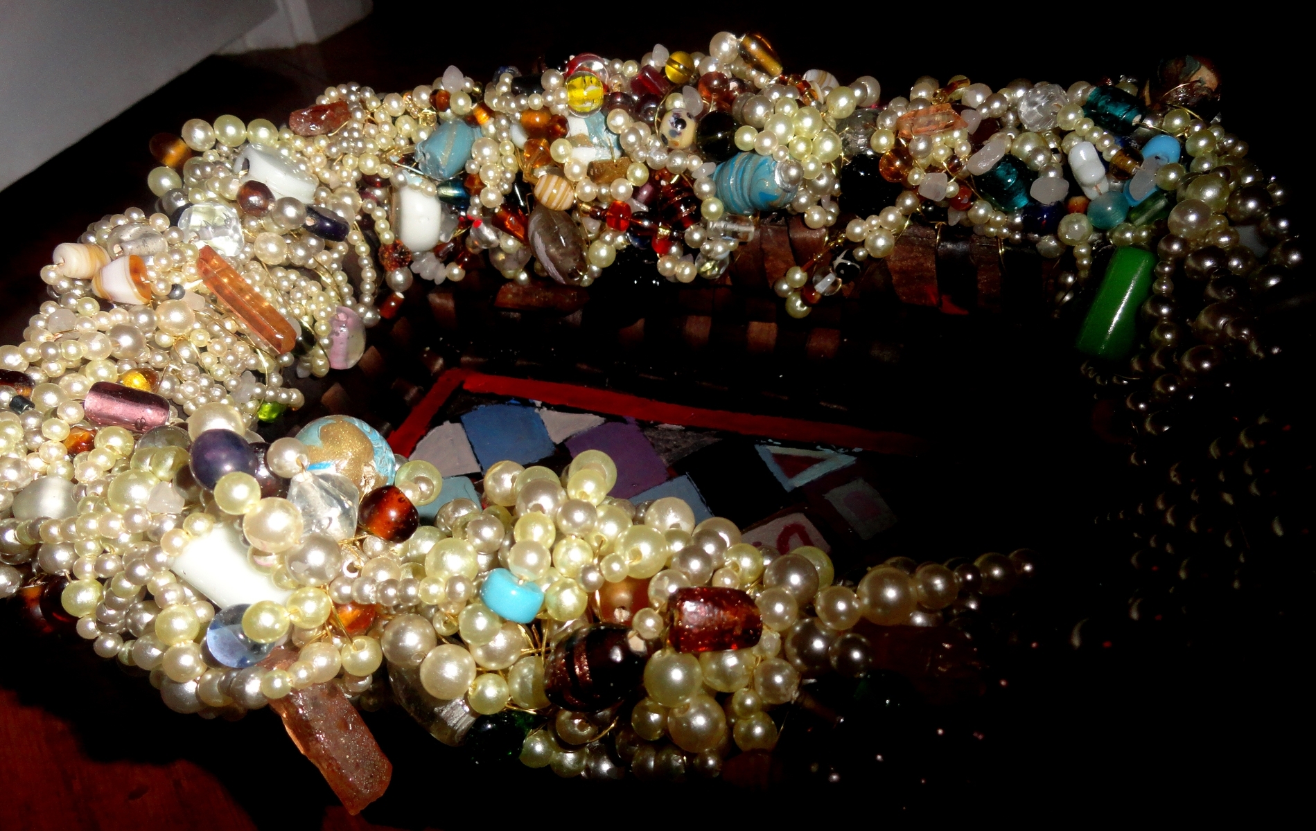 Beaded Wicker Tray Basket Handpainted Faux Pearls S 4 