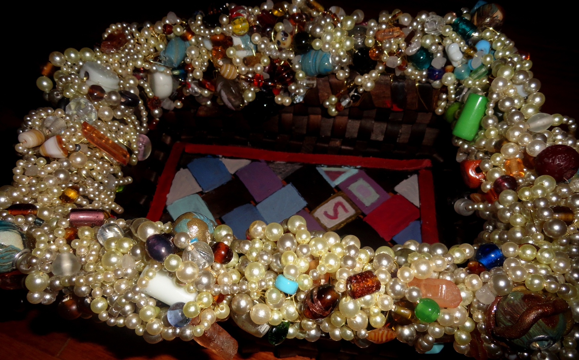 Beaded Wicker Tray Basket Handpainted Faux Pearls S 5 