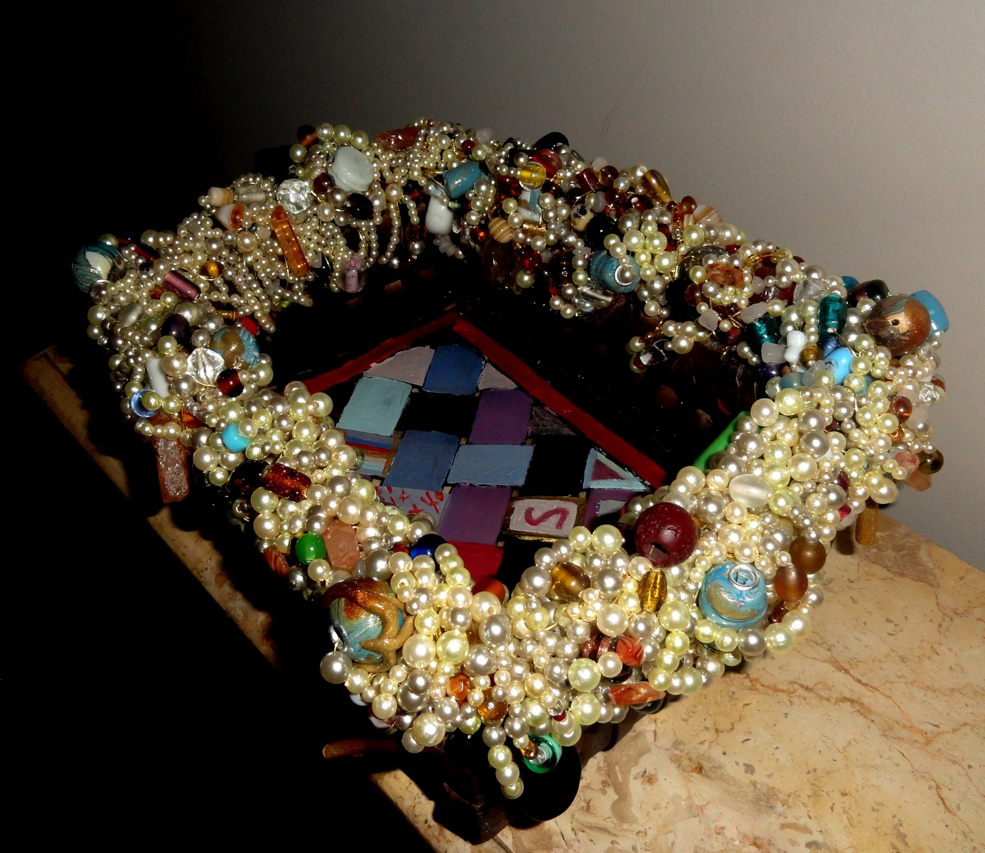 Beaded Wicker Tray Basket Handpainted Faux Pearls S 6 