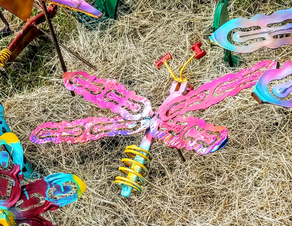 Outdoor Garden Dragonfly Art Yard Stake Wall Art