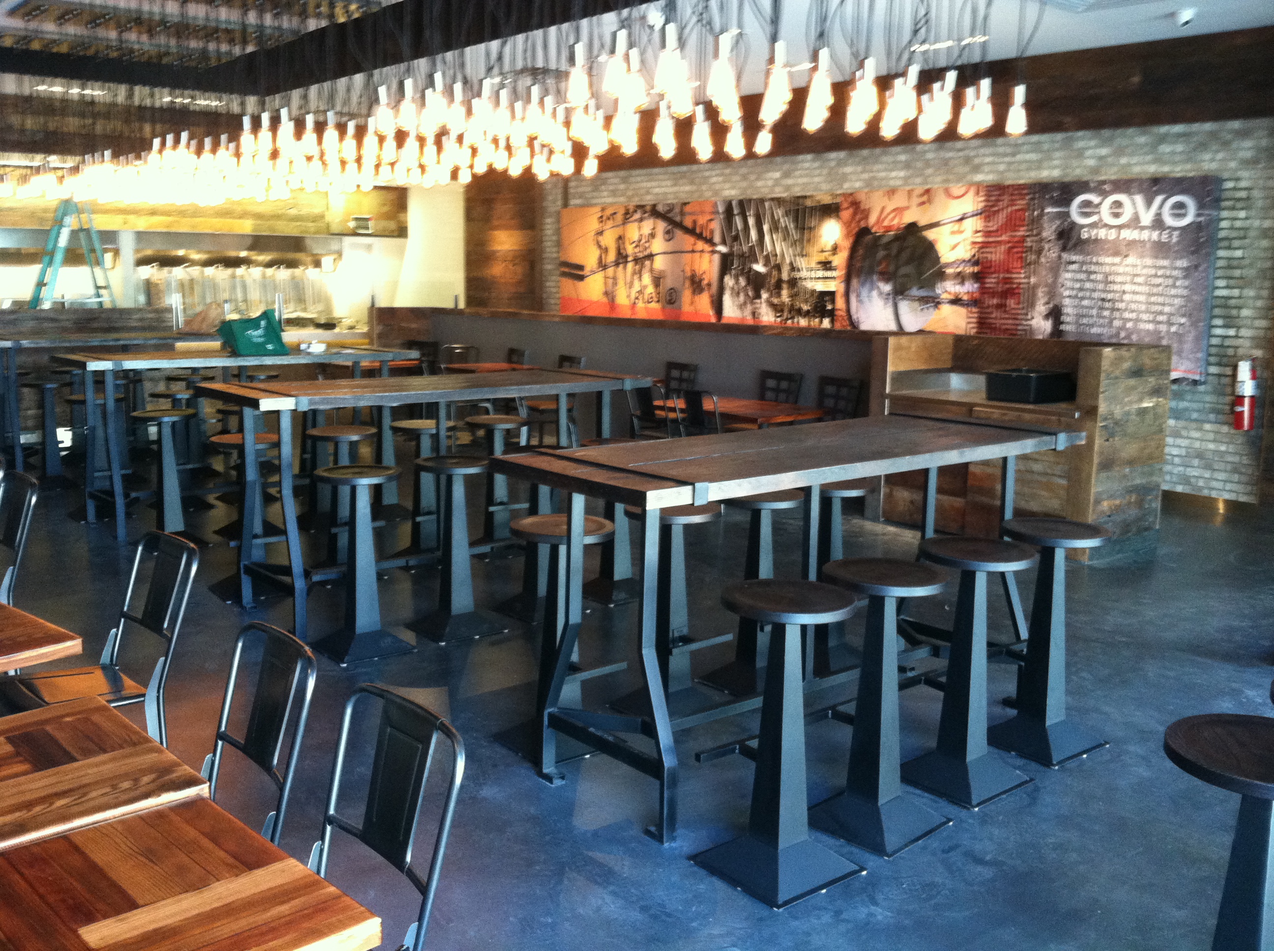 Bar Top Tables With Stools 1 