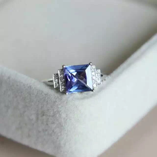 1.49 Carat Tanzanite Ring In 14k White Gold 3 