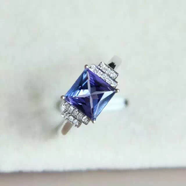 1.49 Carat Tanzanite Ring In 14k White Gold 5 