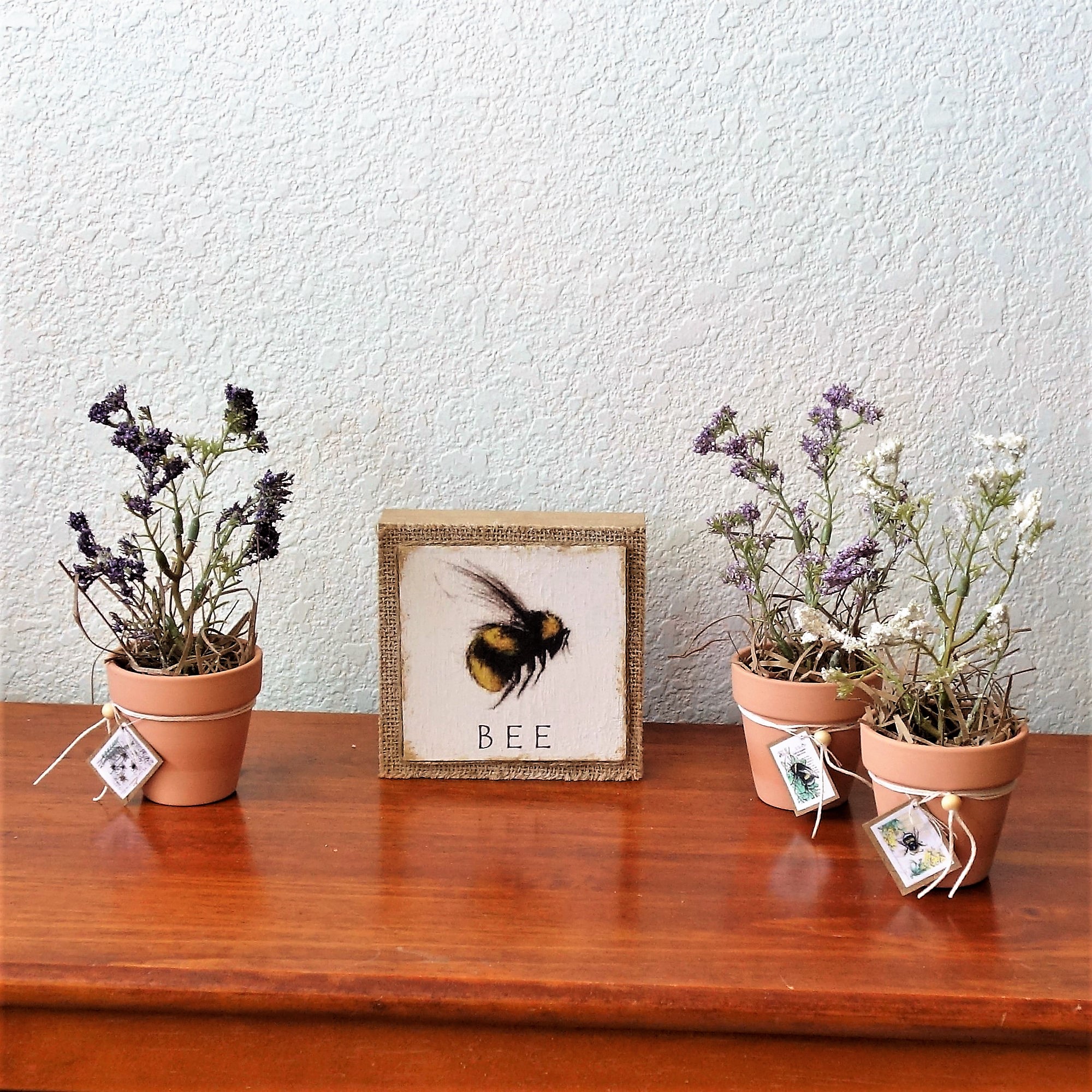 Hone Bee Gift Decor Bundle Set Of 4 4 