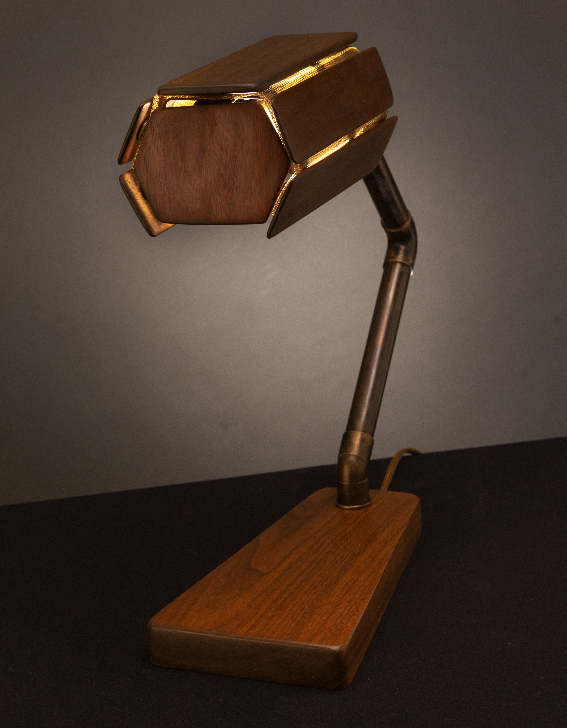 Walnut Slats Desk Lamp 2 