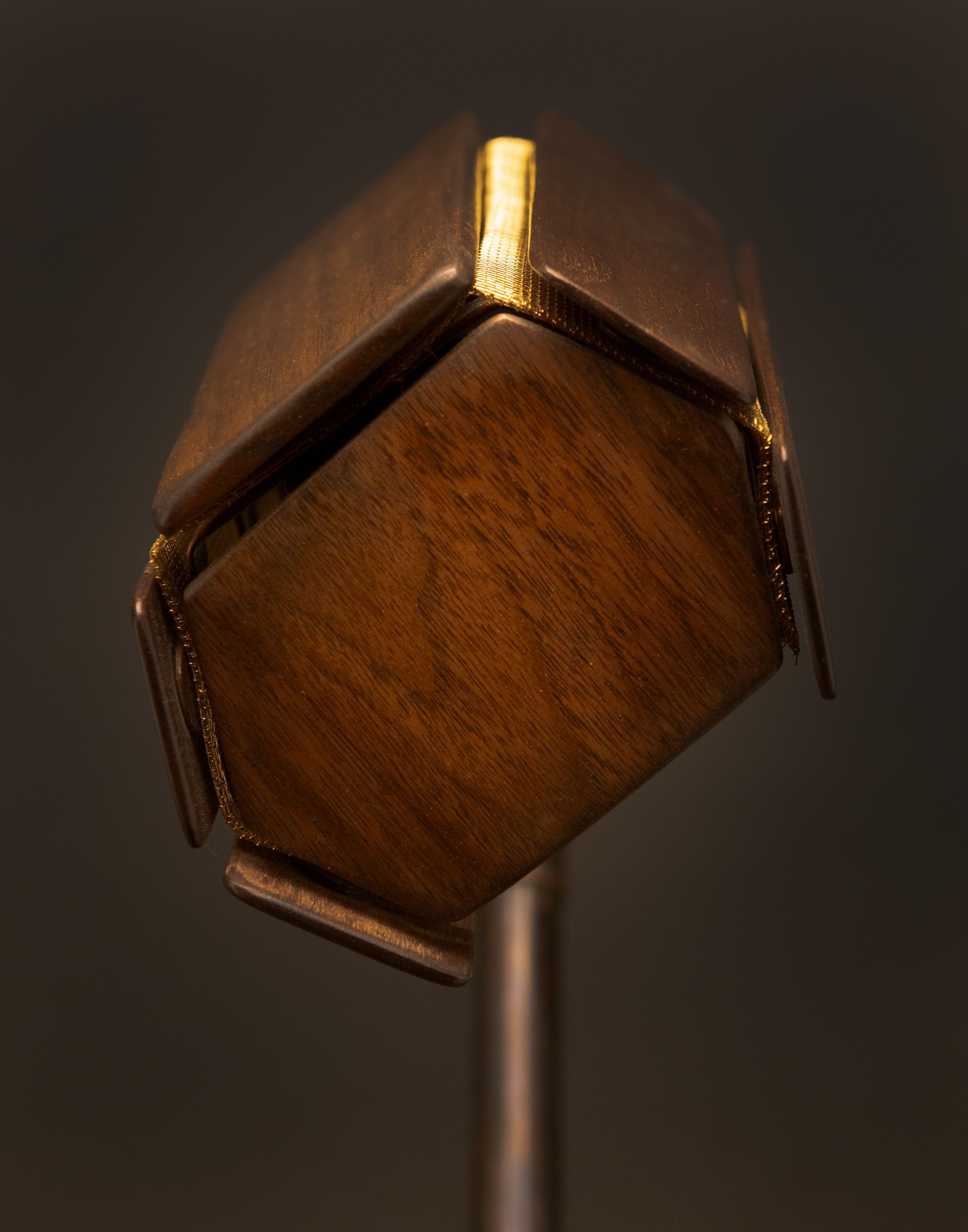 Walnut Slats Desk Lamp 3 