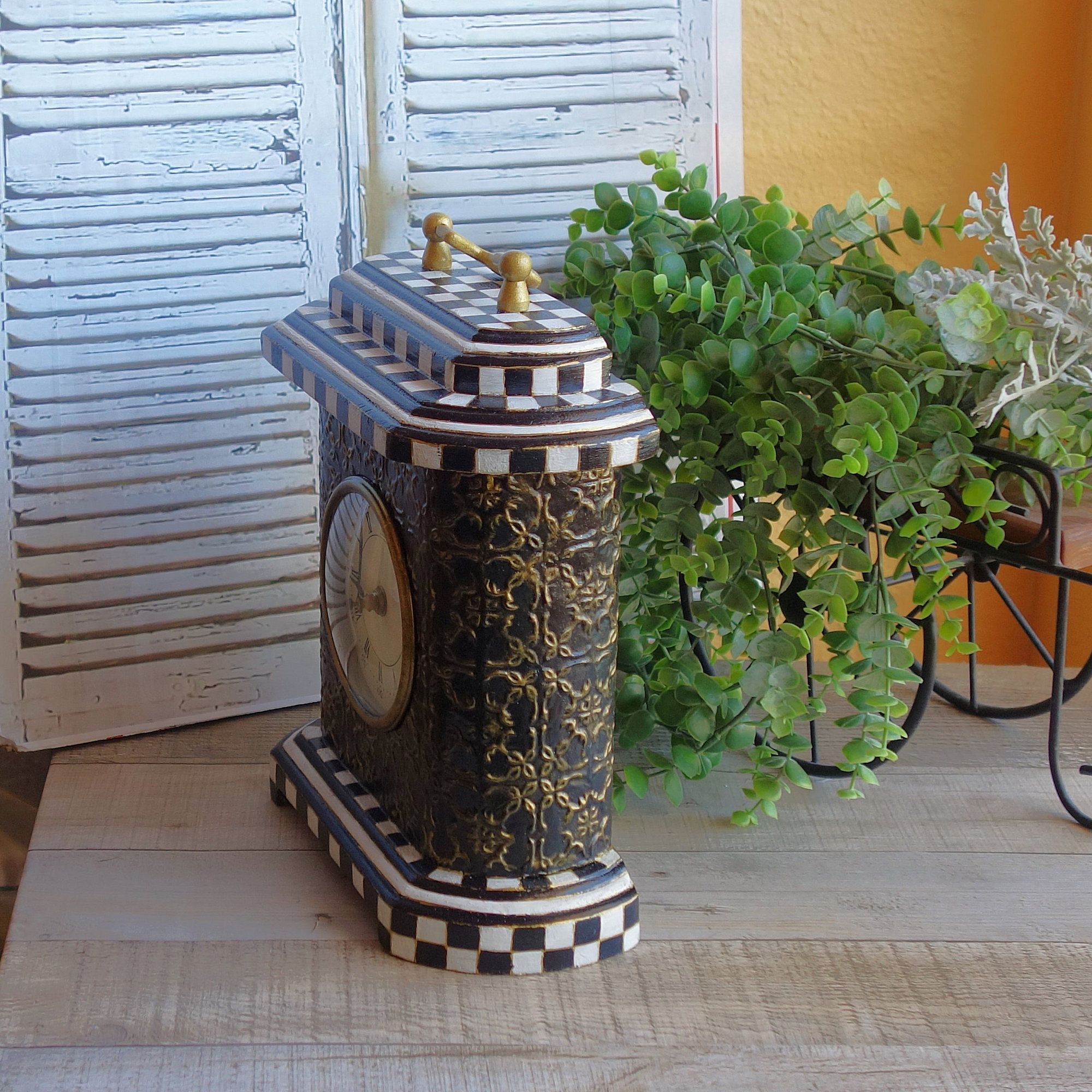 Elegant Checks Large Mantel Clock With Hidden Key Space Hidden Jewelry Space 2 