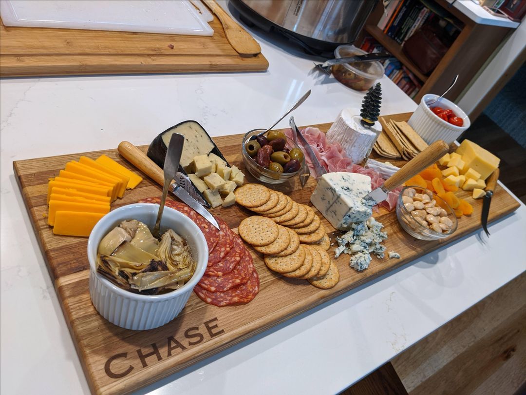Customized Reclaimed Wood Cutting And Charcuterie Boards