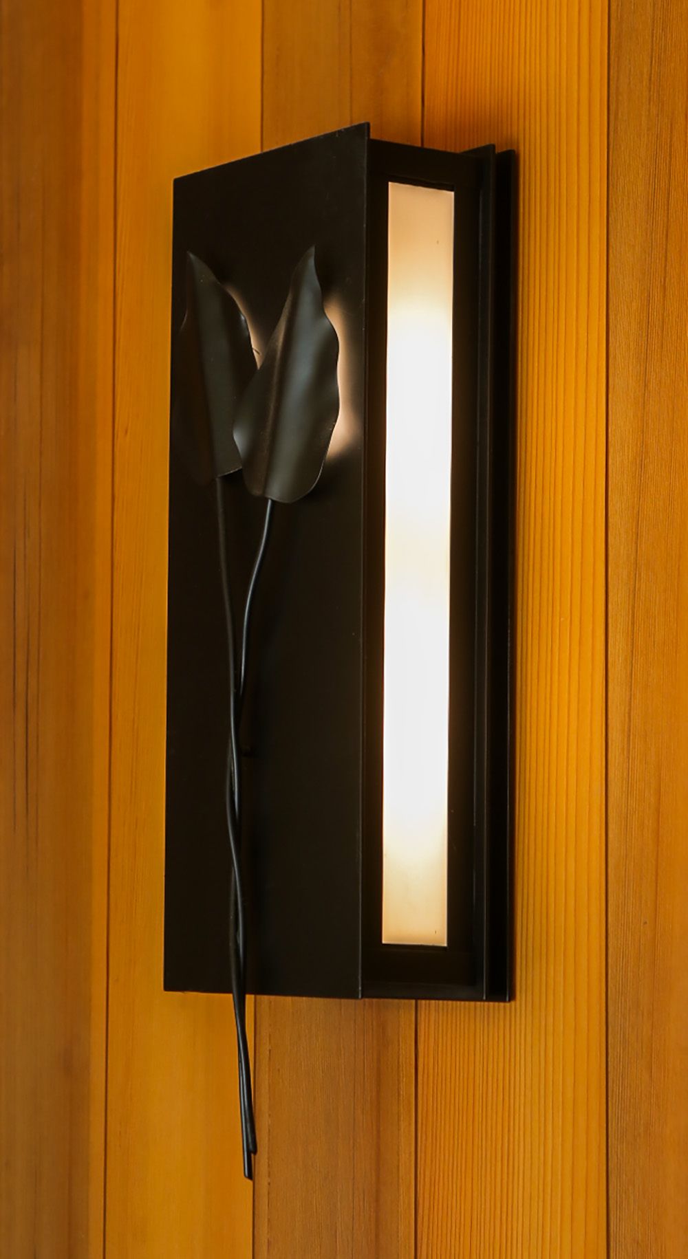 Porch Leaf Sconce