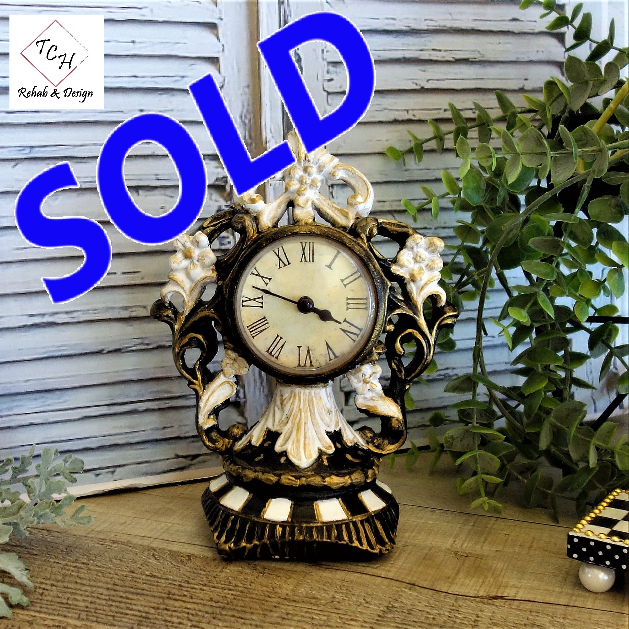 Black And White Decor Whimsical Checks Vintage Clock