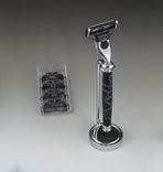Mach3 Shaving Razor With Stand And Fourgillette Blades, Exotic Wood Handle 2 small