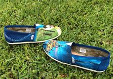 Mickey And Minnie Disney Castle Toms 5 small