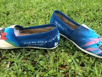 Mickey And Minnie Disney Castle Toms 3 small