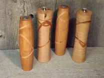 Salt & Pepper Mills And Shakers 1 small