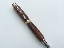 22kt. Gold And Rhodium Majestic Fountain Pen With Redwood Lace Burl 1 small