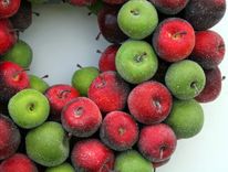Sugared Apple Wreath 4 small