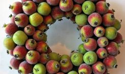 Sugared Pomegranate And Apple Wreath 2 small