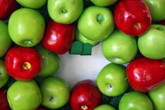 Apple Wreath 4 small