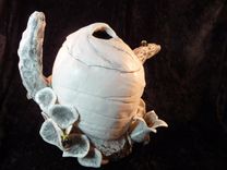 4 Bees Teapot 3 small