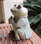 Sculpted Ceramic Frog 5 small