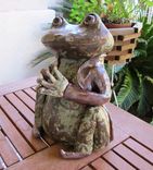 Sculpted Ceramic Animals - Frogs 3 small