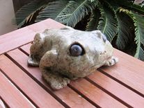 Sculpted Ceramic Animals - Toads 1 small