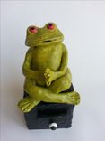 Ceramic Frog On Box 3 small