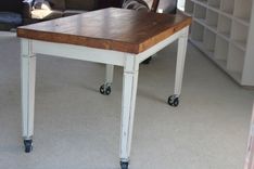 Castor Table 3 small