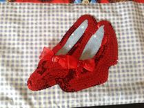 Dazzling Wizard Of Oz Quilt With Hand Applied Sequin Ruby Slippers And Appliqués 5 small