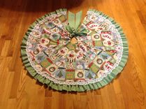 Beautiful Reversible Christmas Tree Skirt With Coordinating Ruffle 1 small