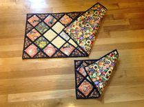 Intricately Quilted Autumn/Thanksgiving Reversible Table Runner And Placemat Set Of 4 4 small