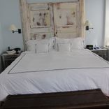 King-Size Bed With Storage And Headboard 3 small