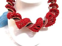 Graduated Beadwoven Necklace Scarlet And Black Spiral 2 small