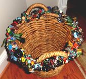 Storage/Laundry/Waste Beaded Basket 5 small
