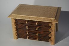 Jewelry Box In Claro Walnut And Curly Maple Pagoda Style 4 small