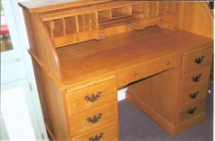 Quarter Sawn Red Oak Rolltop Desk 3 small