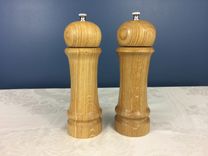 White Oak Salt And Papper Grinder Set 1 small