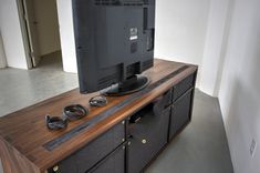 Kt Media Console 3 small