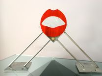 The Big Kiss - A Valentine Sculpture 5 small