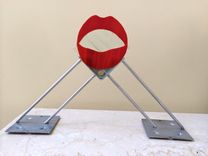 The Big Kiss - A Valentine Sculpture 6 small