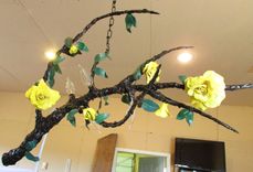 Hanging Lamp Chandelier Branch ! 4 Sockets, Big Porcelain Roses, Leaves 6 small