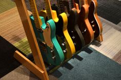 Red Oak 5 Space Folding Electric Guitar Stand 3 small