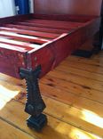 A King's Queen Size Bed 2 small