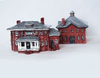House Salt And Pepper Shakers 1 small
