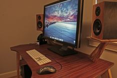 Bug Eye Gaming Or Audiophile Desk 6 small