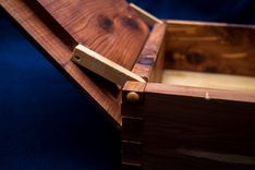 Cedar Natural-Hinge Box 1 small