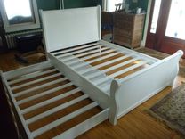 Sleigh Bed W/Trundle 2 small